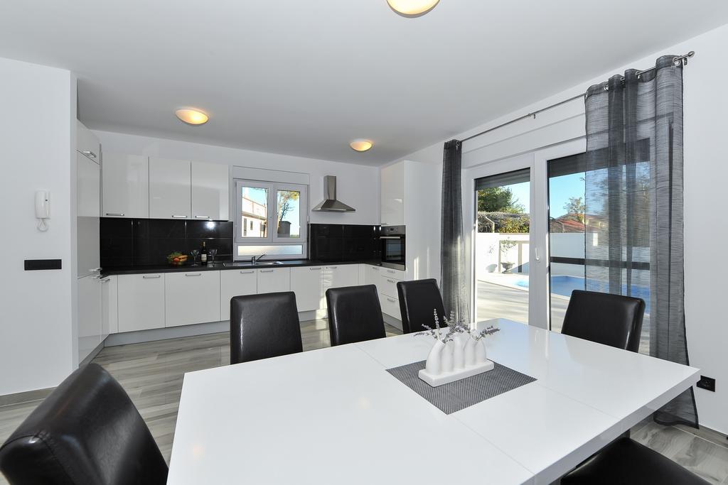 Villa Lily Privlaka  Luaran gambar